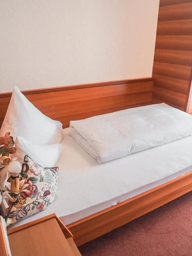 "Quality Hosts Arlberg" Hotel Garni Moessmer Sankt Anton am Arlberg Exterior foto