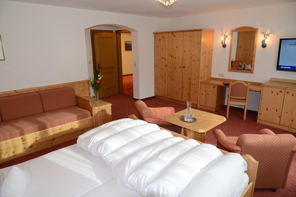 "Quality Hosts Arlberg" Hotel Garni Moessmer Sankt Anton am Arlberg Exterior foto