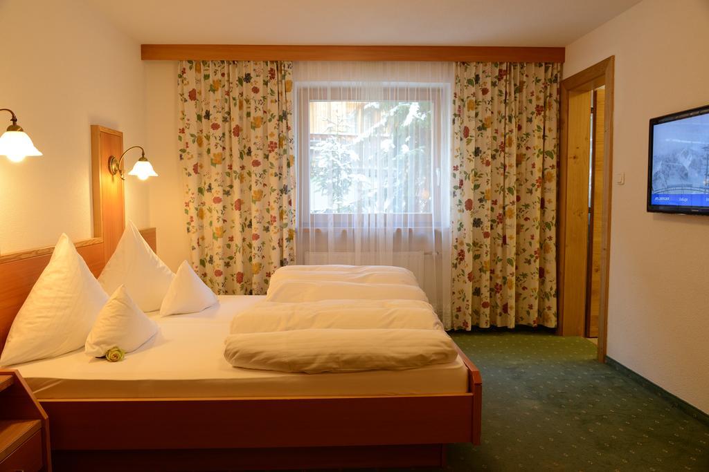 "Quality Hosts Arlberg" Hotel Garni Moessmer Sankt Anton am Arlberg Exterior foto