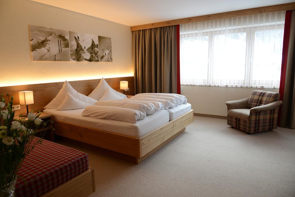 "Quality Hosts Arlberg" Hotel Garni Moessmer Sankt Anton am Arlberg Exterior foto